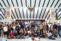 Bupati Malang Drs. H. M. Sanusi, MM menghadiri Gala Diner bersama sutradara Bayu Skak dan jajaran kru film “Sekawan Limo 2 Gunung Klawih” di Pendopo Agung. (Dok.Prokopim Malang via RadarBangsa)