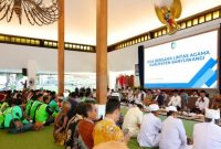 Suasana doa bersama lintas elemen masyarakat di Pendopo Shaba Swagata Blambangan, Banyuwangi, Senin (1/9/2025). (Foto Dok Ho/RadarBangsa.co.id)