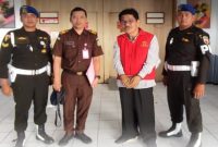 Eks Kepala Dinas Pendidikan Jatim berinisial SR resmi ditetapkan sebagai tersangka dalam kasus dugaan korupsi hibah SMK tahun anggaran 2017. (Foto Dok Ho/RadarBangsa.co.id)