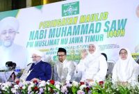 Peringatan Maulid Nabi di Masjid Al Akbar dihadiri Gubernur Khofifah dan ribuan jemaah Muslimat NU, Minggu (21/9/2025). (Dok Foto Biro Adpim via RadarBangsa)
