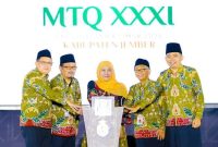 Gubernur Jawa Timur Khofifah Indar Parawansa bersama jajaran pimpinan daerah saat membuka Musabaqah Tilawatil Qur’an (MTQ) XXXI Tingkat Provinsi Jawa Timur di Jember, Sabtu (13/9/2025) malam (Foto Dok Ho/RadarBangsa.co.id)