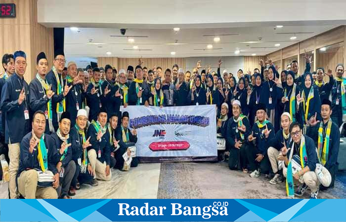 Pelepasan kloter pertama Ksatria dan Srikandi JNE beserta keluarga yang akan berangkat ke Tanah Suci dilakukan di Anara Hotel Terminal 3 Bandara Internasional Soekarno-Hatta (27/9) (Dok Jne)