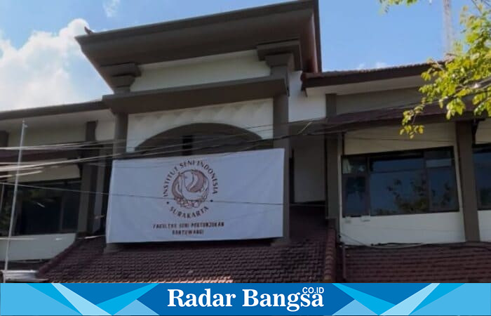 Gedung Kampus ISI Surakarta di Banyuwangi yang berlokasi di Jalan Soetomo No. 51, resmi memulai perkuliahan perdana tahun ajaran 2025/2026, Selasa (2/9/2025). (Foto Dok Ho/RadarBangsa.co.id)