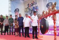 Sekretaris Daerah Kabupaten Pasuruan, Yudha Triwidya Sasongko, membuka Job Fair 2025 di Lapangan Plumbon Pandaan yang diikuti 41 perusahaan dengan lebih dari seribu lowongan kerja, Rabu (24/9/2025). (Foto Dok Ho/RadarBangsa.co.id)