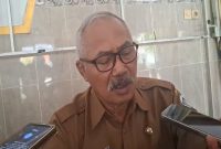 Kepala Desa Made Kecamatan Lamongan, Eko Widyanto, saat beri pernyataan kepada wartawan terkait kasus mutilasi warganya di kawasan jurang Pacet Mojokerto (Foto DokHo/RadarBangsa.co.id)