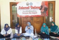 Ketua TP PKK Kabupaten Bangkalan, Lutfiana Lukman Hakim, saat menghadiri acara “Mengenal Lebih Dekat dan Sharing Bersama Ibu Bupati Bangkalan” di Kecamatan Labang, Sabtu (20/9/2025). (Foto Dok Ho/RadarBangsa.co.id)