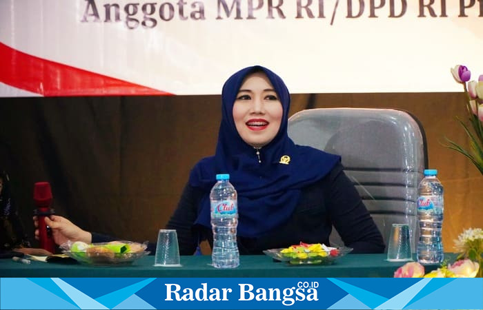 Lia Istifhama,  Aktivis Sosial