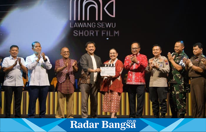 Wali Kota Semarang Agustina Wilujeng bersama jajaran pejabat dan tokoh perfilman secara resmi meluncurkan Lawang Sewu Short Film Festival (LSSFF) 2025 di Gedung Ki Narto Sabdo, Senin (15/9/2025). (Foto Dok Ho/RadarBangsa.co.id)