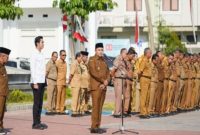 Bupati Pasuruan Rusdi Sutejo bersama jajaran ASN mengikuti Apel Pagi Bersama di halaman kantor bupati, Senin (1/9/2025), (Foto Dok Ho/RadarBangsa.co.id)