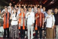 Menteri Kebudayaan RI Fadli Zon saat berziarah di Makam Bung Karno, Kota Blitar, Sabtu malam (13/9/2025). (Foto Dok Ho/RadarBangsa.co.id)