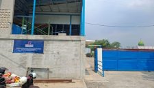 Tampak depan PT Rexline Engineering Indonesia (REI) di KM 10 Jalan Raya Mantup, Desa Takeranklanting, Kecamatan Tikung, Lamongan (Foto Dok Ho/RadarBangsa.co.id)