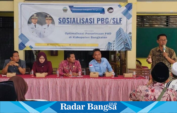 Sosialisasi Persetujuan Bangunan Gedung (PBG) dan Sertifikat Laik Fungsi (SLF) oleh Dinas PRKP Bangkalan di Kecamatan Burneh, Kamis (25/9/2025). (Foto Dok Ho/RadarBangsa.co.id)