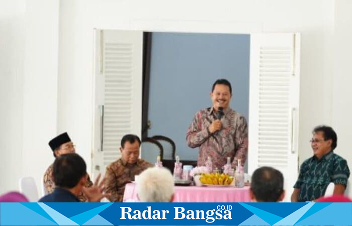 Wali Kota Madiun, Dr. Maidi, saat membuka Forum Diskusi Peduli Pendidikan di Rumah Dinas Wali Kota, Sabtu (20/9/2025). (Foto Dok Ho/RadarBangsa.co.id)