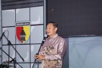 Bupati Lamongan Yuhronur Efendi saat memberikan sambutan pada acara pisah kenal Dandim 0812 di Makodim Lamongan, Selasa (2/9/2025) malam. (Foto Dok Ho/RadarBangsa.co.id)