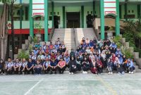 Kebersamaan keluarga besar MAN 1 Lamongan menjadi wujud nyata semangat persaudaraan, kekompakan, serta dedikasi dalam menggapai prestasi. (Foto Dok Ho/RadarBangsa.co.id)