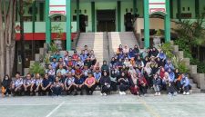 Kebersamaan keluarga besar MAN 1 Lamongan menjadi wujud nyata semangat persaudaraan, kekompakan, serta dedikasi dalam menggapai prestasi. (Foto Dok Ho/RadarBangsa.co.id)