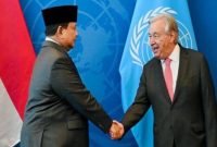 Presiden RI Prabowo Subianto berjabat tangan dengan Sekretaris Jenderal PBB António Guterres saat pertemuan bilateral di Markas Besar PBB, New York, Senin (22/9/2025). (Foto: BPMI Setpres)