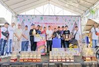 Bupati Pasuruan, Rusdi Sutejo, meninjau langsung Lomba Burung Berkicau Piala Bupati Pasuruan 2025 di Pandaan, Minggu (14/9/2025). (Foto Dok Ho/RadarBangsa.co.id)