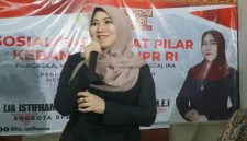 Anggota DPD RI asal Jawa Timur, Lia Istifhama, menyampaikan materi dalam kegiatan Sosialisasi Empat Pilar MPR RI di Surabaya, Jumat (12/9/2022). (Foto Dok Ho/RadarBangsa.co.id)