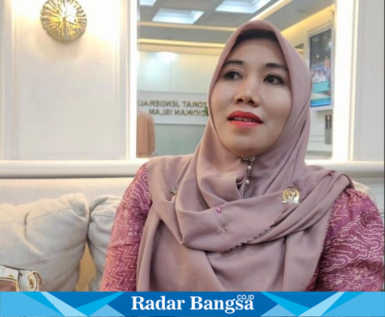 Senator DPD RI asal Jawa Timur, Lia Istifhama, saat menyampaikan duka cita sekaligus menekankan pentingnya pengawasan ketat terhadap operasional bus pariwisata usai tragedi Bromo. (Foto Dok Ho/RadarBangsa.co.id)