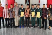 Bupati Bangkalan melepas atlet ASN menuju PORNAS Korpri XVII 2025 di Palembang. (Foto Dok Ho/RadarBangsa.co.id)