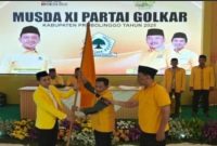Ketua DPD Partai Golkar Kabupaten Probolinggo, Oka Mahendra JK, menerima dukungan aklamasi dalam Musda XI yang digelar di RM Kebon Pring, Kecamatan Dringu, Minggu (19/10/2025). (Foto Dok Ho/RadarBangsa.co.id)