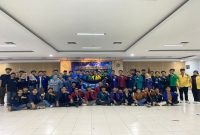 Sejumlah peserta dan panitia berpose bersama usai mengikuti kegiatan diskusi dan sosialisasi terkait demokrasi dan integritas publik di Gorontalo Utara, yang digagas oleh BEM Malang Raya. (Foto Istimewa)