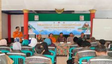 Plt. Kalaksa BPBD Kabupaten Malang membuka kegiatan pelatihan Desa Tangguh Bencana (Destana) di Balai Desa Sutojayan, Kecamatan Pakisaji, Selasa (9/9/2025). (Foto Dok HO/RadarBangsa.co.id)