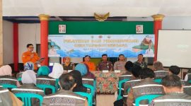 Plt. Kalaksa BPBD Kabupaten Malang membuka kegiatan pelatihan Desa Tangguh Bencana (Destana) di Balai Desa Sutojayan, Kecamatan Pakisaji, Selasa (9/9/2025). (Foto Dok HO/RadarBangsa.co.id)