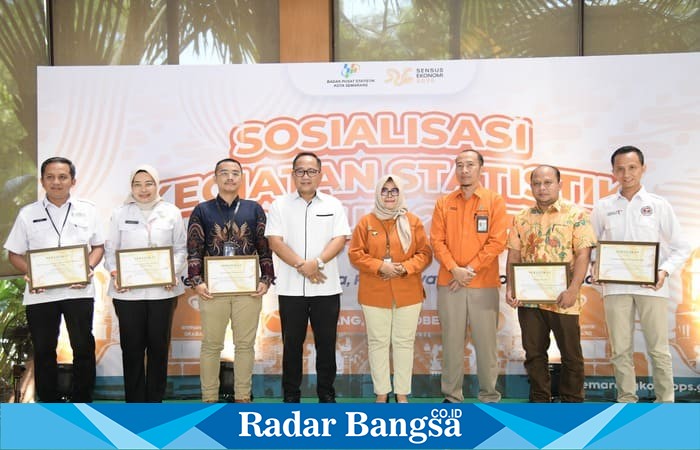 Wakil Wali Kota Semarang Iswar Aminuddin membuka Sosialisasi Kegiatan Statistik Tahun 2025 yang digelar BPS Kota Semarang di Openaire Resto, Marina, Semarang Barat, Rabu (15/10/2025). (Foto Dok Ho/RadarBangsa.co.id)