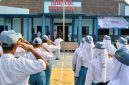 Para siswa SMK di Bojonegoro mengikuti kegiatan penguatan bela negara yang digelar secara serentak oleh jajaran Babinsa Kodim 0813 Bojonegoro, Senin (20/10/2025). (Foto Dok Ho/RadarBangsa.co.id)