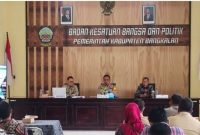 Suasana Rapat Kerja Satuan Tugas Terpadu Penanganan dan Pembinaan Ormas Terafiliasi Premanisme yang digelar Bakesbangpol Kabupaten Bangkalan, Kamis (23/10/2025). (Foto Dok Ho/RadarBangsa.co.id)