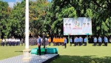 Wakil Bupati Bangkalan Moh. Fauzan Ja’far memimpin upacara peringatan Hari Jadi ke-80 Provinsi Jawa Timur di halaman Kantor Bupati Bangkalan, Senin (13/10/2025) (Foto Dok Ho/RadarBangsa.co.id)