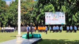 Wakil Bupati Bangkalan Moh. Fauzan Ja’far memimpin upacara peringatan Hari Jadi ke-80 Provinsi Jawa Timur di halaman Kantor Bupati Bangkalan, Senin (13/10/2025) (Foto Dok Ho/RadarBangsa.co.id)