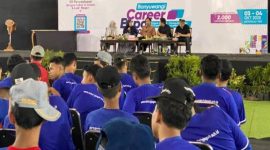 Peserta dan pengunjung antusias mengikuti Banyuwangi Career Expo 2025 di Gedung Theater Banyuwangi Park, dengan berbagai perusahaan membuka lowongan kerja inklusif bagi penyandang disabilitas dan pelatihan digital bagi generasi muda (Foto Dok Ho/RadarBangsa.co.id)