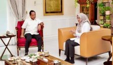 Bupati Banyuwangi Ipuk Fiestiandani saat menghadiri pertemuan dengan Menteri Dalam Negeri Tito Karnavian di Jakarta, membahas rencana pembentukan Dana Abadi Daerah. (Foto Dok Ho/RadarBangsa.co.id)