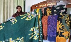 Batik ‘Pakrida’ Khas Pasuruan Laris Manis, Jumiati Kebanjiran Order ASN