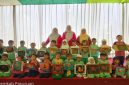 Anak-anak RA di Kabupaten Pasuruan mewarnai kain bermotif “anak bebek” dalam kegiatan Gerakan Nasional RA Membatik di GOR Raci, Bangil, Rabu (29/10/2025). (Foto Dok Ho/RadarBangsa.co.id)