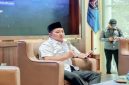 Bupati Pasuruan Rusdi Sutejo saat menyampaikan sambutan dalam Dialog Publik BEM Pasuruan Raya di Auditorium Mpu Sindok, Sabtu (18/10/2025). (Foto Dok Ho/Zaky RadarBangsa.co.id)