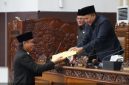 Bupati Pasuruan Rusdi Sutejo menyampaikan Nota Pengantar Raperda APBD 2026 dalam rapat paripurna di Gedung DPRD Kabupaten Pasuruan, Kamis (23/10/2025) (Foto Dok Ho/RadarBangsa.co.id)