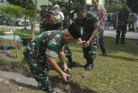 Peletakan batu pertama pembangunan Mushola Apartemen Rama oleh Danrem 073/Makutarama Kolonel Arm Ezra Nathanael di Kompleks Apartemen Rama, Kabupaten Semarang, Jumat (3/10/2025). (Dok foto Ho/RadarBangsa.co.id)