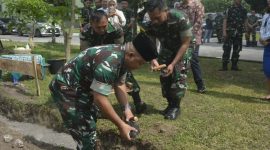 Peletakan batu pertama pembangunan Mushola Apartemen Rama oleh Danrem 073/Makutarama Kolonel Arm Ezra Nathanael di Kompleks Apartemen Rama, Kabupaten Semarang, Jumat (3/10/2025). (Dok foto Ho/RadarBangsa.co.id)