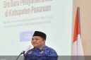 Bupati Pasuruan Rusdi Sutejo menutup kegiatan Bimtek Tata Naskah Dinas Elektronik sekaligus meluncurkan aplikasi SAPA WARGA sebagai langkah awal penerapan program desa digital di Kabupaten Pasuruan, Jumat (17/10/2025). (Foto Dok Ho/RadarBangsa.co.id)