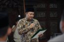 Bupati Pasuruan Rusdi Sutejo saat membacakan  Petisi Kesepakatan Damai di Pendopo Nyawiji Ngesti Wenganing Gusti, Jumat (17/10/2025) malam (Foto Dok Ho/RadarBangsa.co.id)