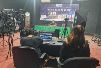 Ketua Umum SMSI Firdaus bersama narasumber dan pengurus pusat SMSI saat persiapan Diskusi Nasional bertema “Media Baru dan UU ITE” yang digelar di Kantor SMSI Pusat, Jakarta, Selasa (28/10/2025). (Foto Dok Ho/RadarBangsa.co.id)