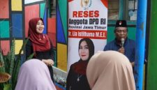 Anggota DPD RI asal Jawa Timur, Lia Istifhama (berjilbab merah), saat menyerap aspirasi masyarakat dan pengelola lembaga rehabilitasi dalam kegiatan reses di Surabaya, Sabtu (25/10/2025). (Foto Dok Ho/RadarBangsa.co.id)