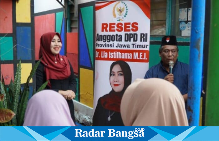 Anggota DPD RI asal Jawa Timur, Lia Istifhama (berjilbab merah), saat menyerap aspirasi masyarakat dan pengelola lembaga rehabilitasi dalam kegiatan reses di Surabaya, Sabtu (25/10/2025). (Foto Dok Ho/RadarBangsa.co.id)