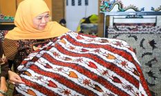 Gubernur Jatim Kenalkan Motif Batik Gerbang Baru Nusantara di Hari Batik 2025