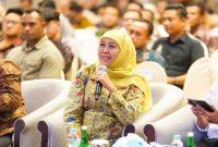 Gubernur Jawa Timur Khofifah Indar Parawansa menghadiri Sosialisasi Program Kredit Usaha Rakyat (KUR) Perumahan dan Fasilitas Likuiditas Pembiayaan Perumahan (FLPP) di Surabaya (Foto Dok Ho/RadarBangsa.co.id)