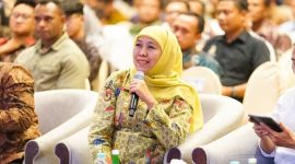 Gubernur Jawa Timur Khofifah Indar Parawansa menghadiri Sosialisasi Program Kredit Usaha Rakyat (KUR) Perumahan dan Fasilitas Likuiditas Pembiayaan Perumahan (FLPP) di Surabaya (Foto Dok Ho/RadarBangsa.co.id)